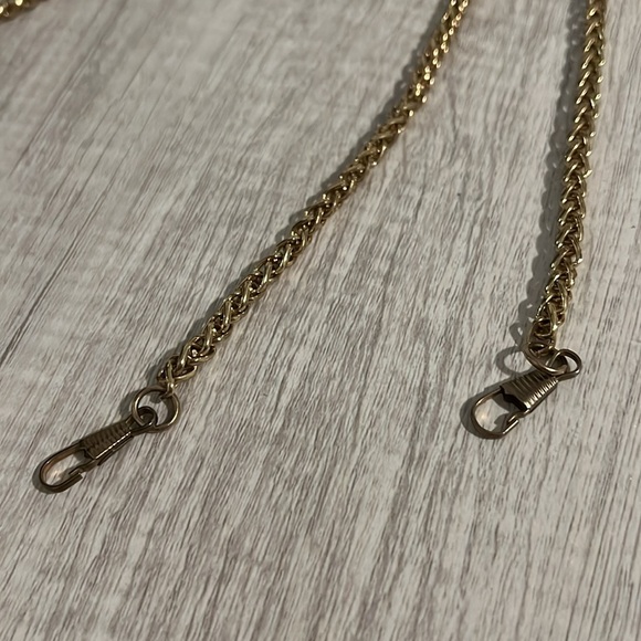 Crossbody Gold Purse Chain - Picture 2 of 3